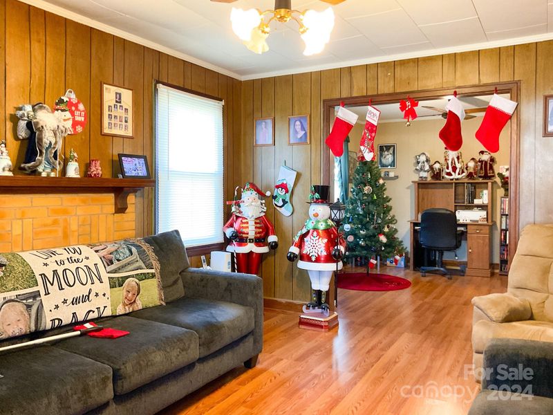 510 11th St, Gaffney, SC 29340