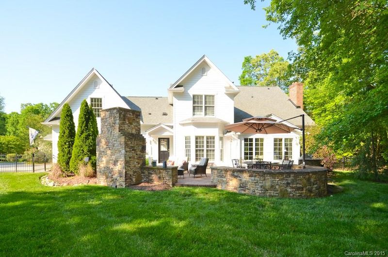 1100 Overstream Ln, Matthews, NC 28105