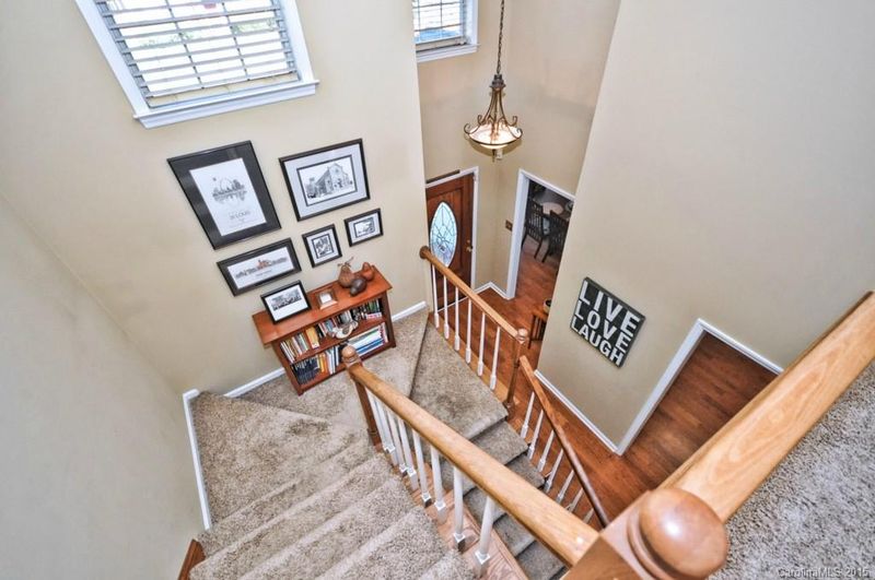 4533 Marthas Ridge Dr, Charlotte, NC 28215