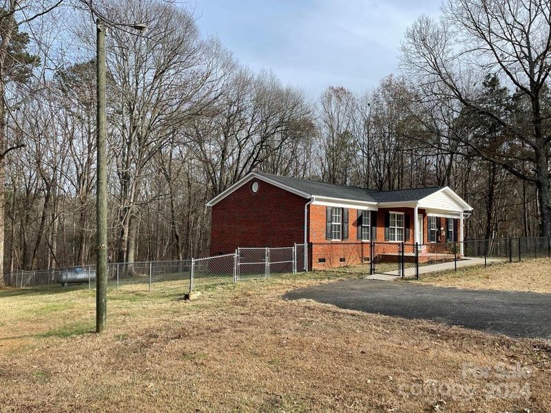 563 Old Camden Monroe Hw, Lancaster, SC 29720
