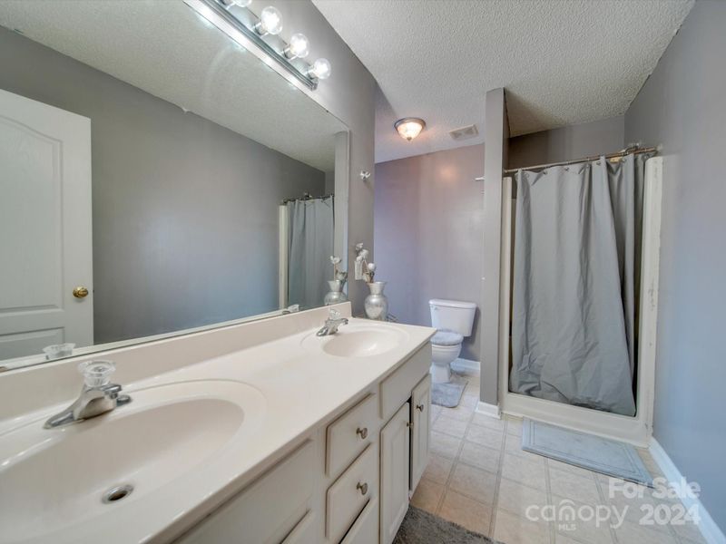 2726 Thistle Brook Dr, Concord, NC 28027