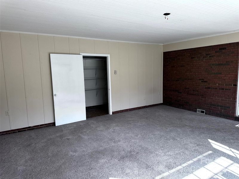 2511 Pickwick Pl, Lincolnton, NC 28092