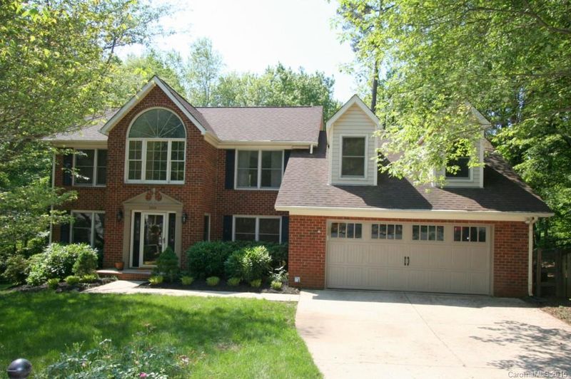 2404 Hidden Trail Ct, Matthews, NC 28105