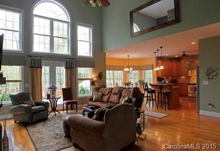 4657 Glen Hollow Ln, Hickory, NC 28601