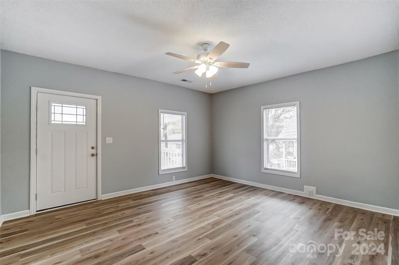 423 S Oak St, Gastonia, NC 28054