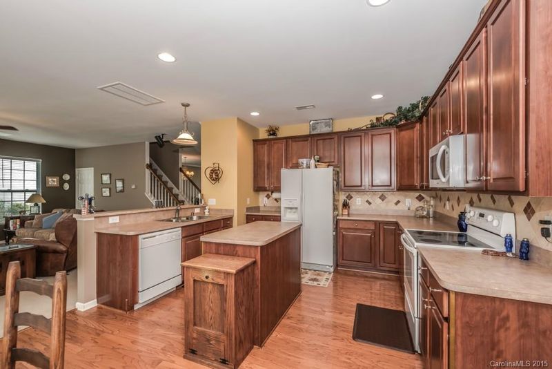 4022 Cameron Creek Dr, Matthews, NC 28105