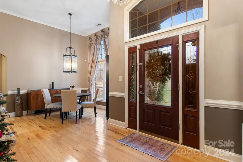 1114 Waterford Dr, Hickory, NC 28602