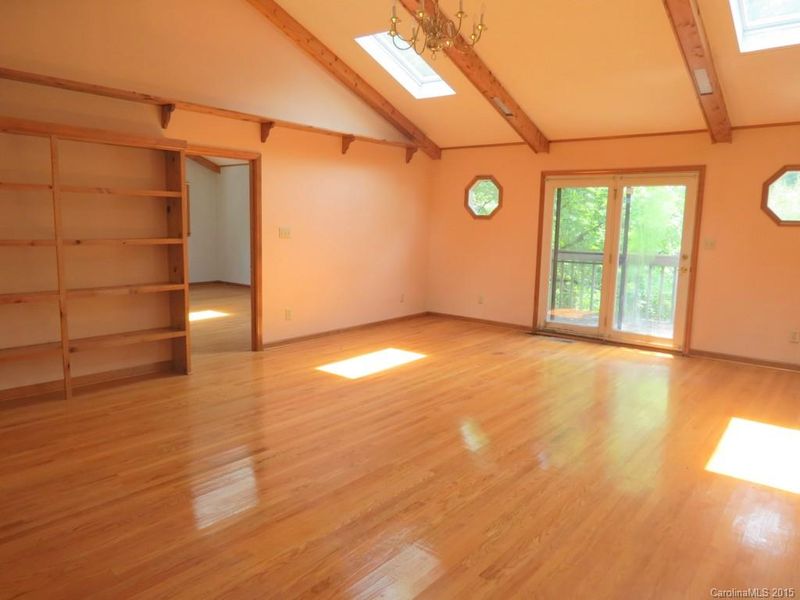937 Old Willis School Rd, Dallas, NC 28034
