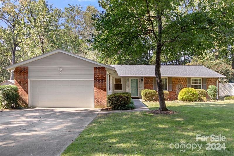 6100 Carpenter Dr, Charlotte, NC 28226
