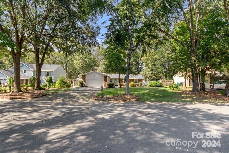 6100 Carpenter Dr, Charlotte, NC 28226