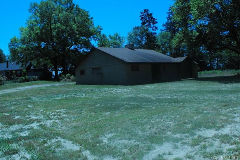 626 Oakdale Rd, Charlotte, NC 28216