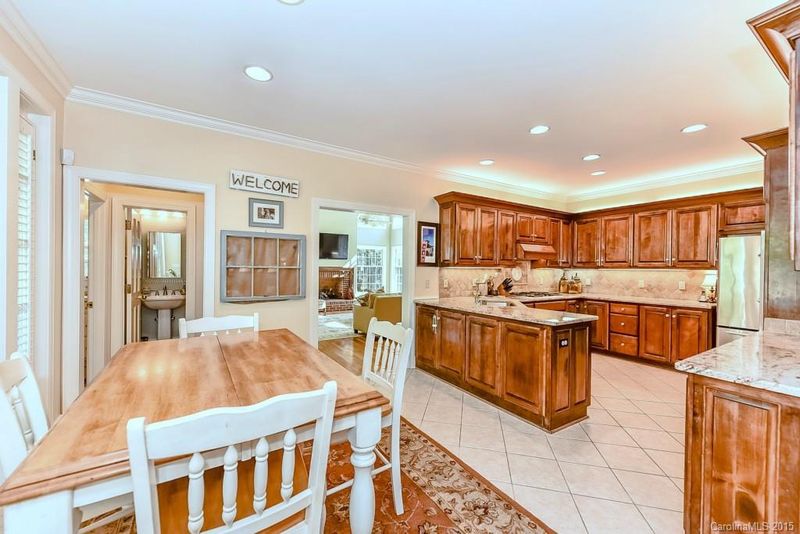 117 Valley Ranch Ln, Matthews, NC 28104