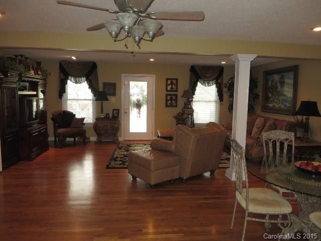 806 Danbrook Ln, Lincolnton, NC 28092