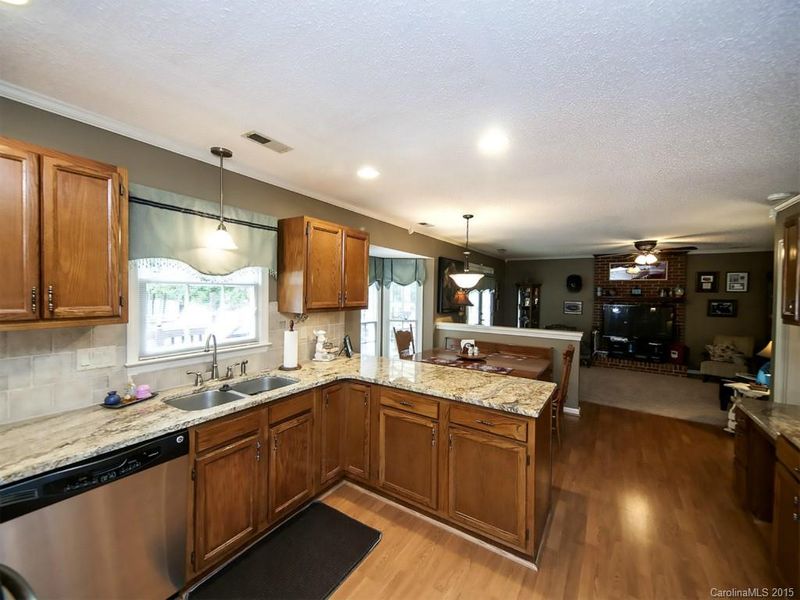 9900 Brass Eagle Ln, Charlotte, NC 28210