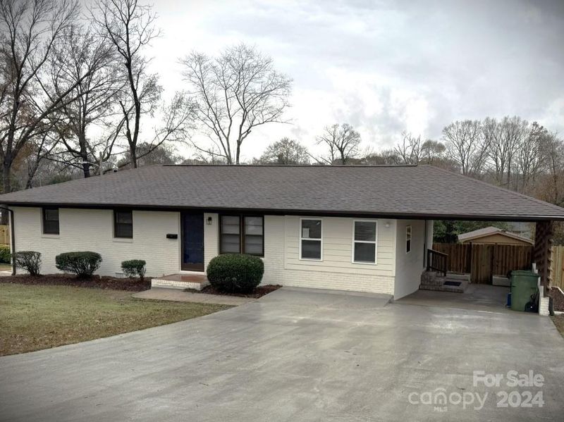 206 Cavin Ave, Mount Holly, NC 28120
