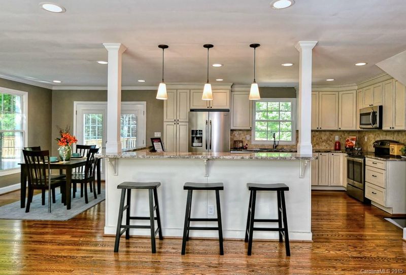 4438 Deepwood Dr, Charlotte, NC 28226