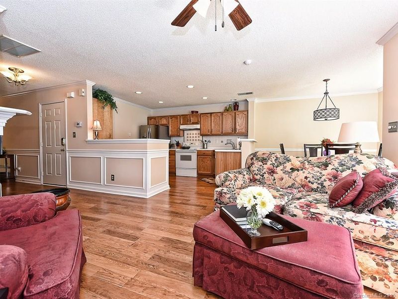 8235 Southgate Commons Dr #403, Charlotte, NC 28277