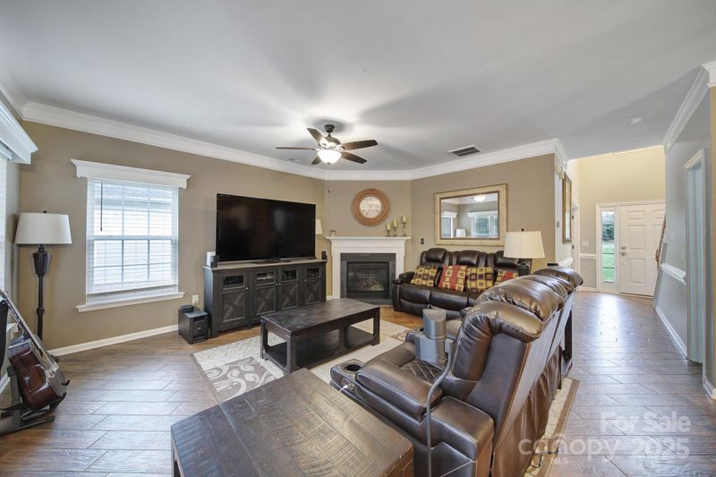 7721 Sedgebrook Dr E, Stanley, NC 28164