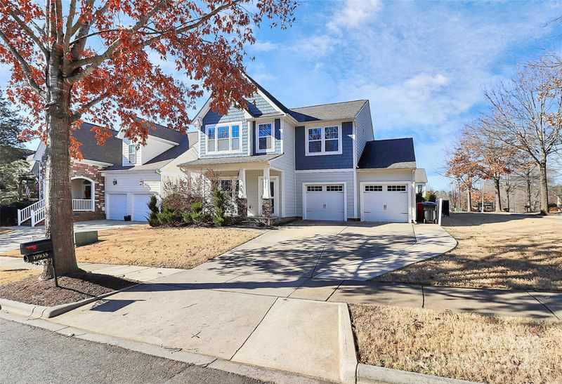 19935 Wooden Tee Dr, Davidson, NC 28036