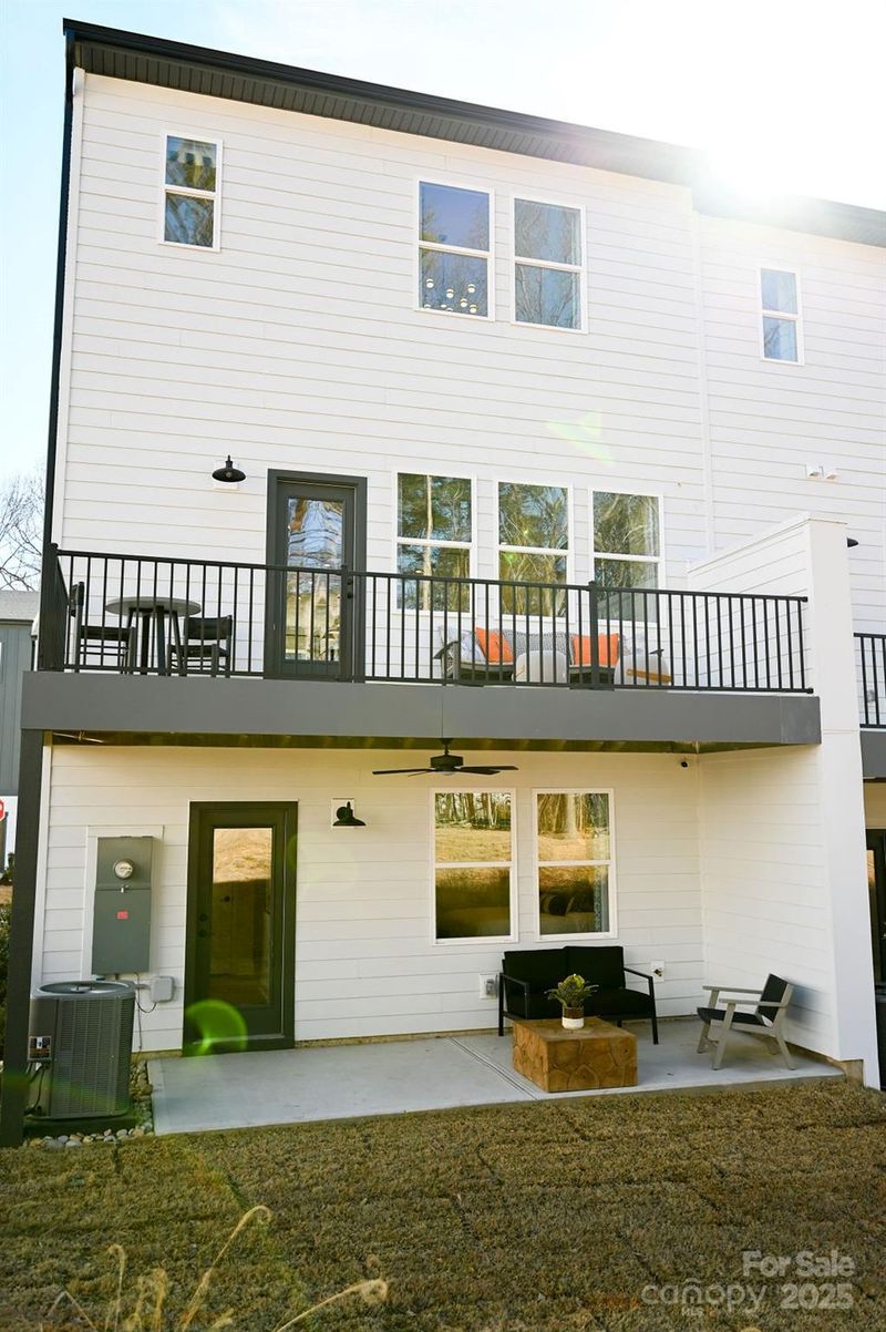 8008 Cedarsmith Ct, Charlotte, NC 28217