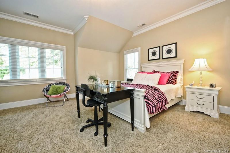 1933 Brandon Cir, Charlotte, NC 28211