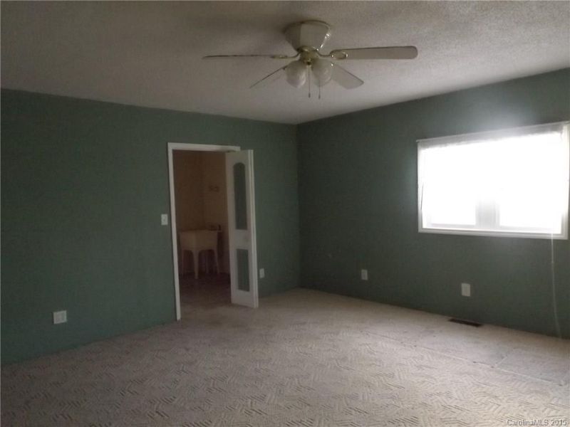 1042 W Laurel Ave, Lancaster, SC 29720