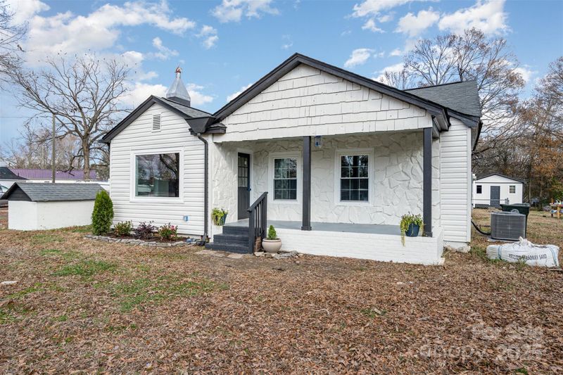 5204 Dellinger Cir, Cherryville, NC 28021