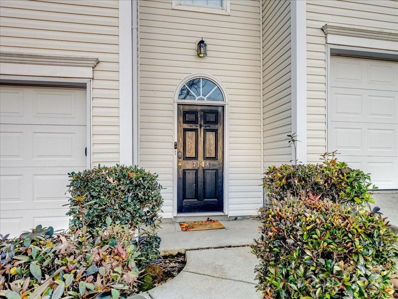 7148 Abbotts Glen Dr, Charlotte, NC 28212