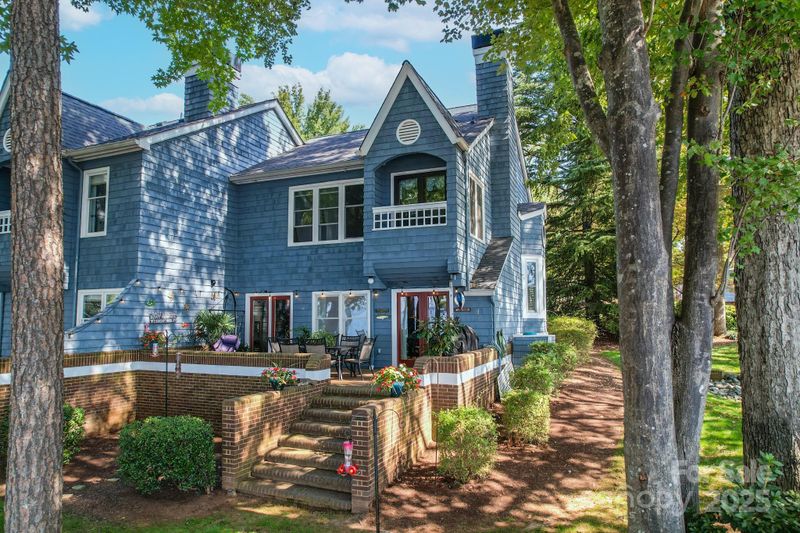 401 Northwest Dr, Davidson, NC 28036