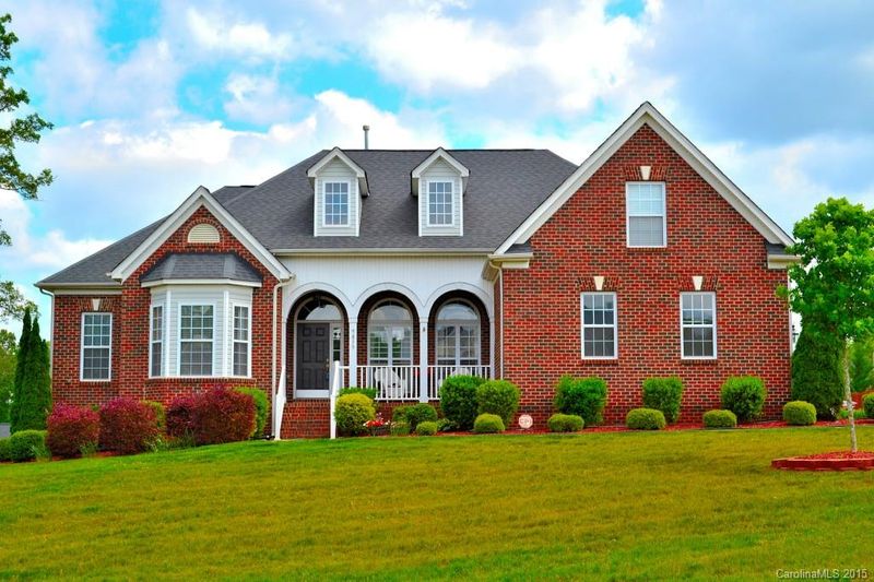 9819 Candlehill Dr, Mint Hill, NC 28227