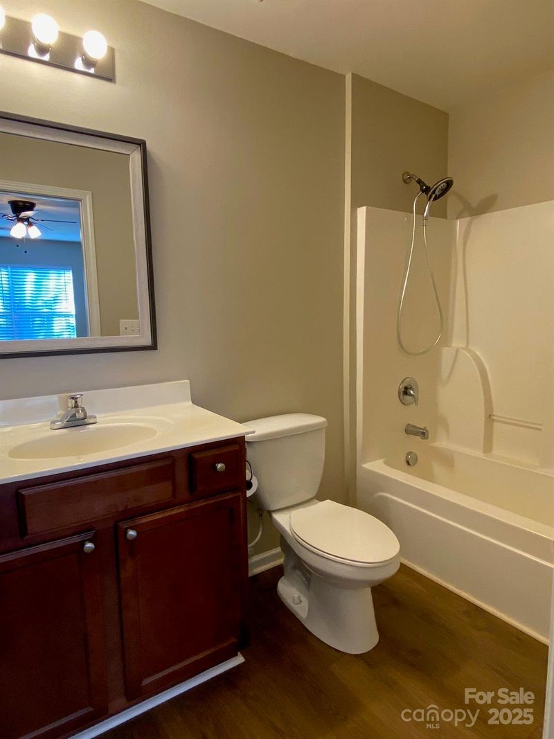 104 Lassiter Ct, Mount Holly, NC 28120