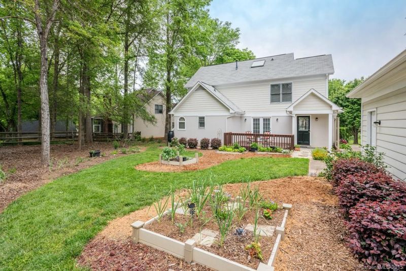 9142 Brocklehurst Ln, Charlotte, NC 28215