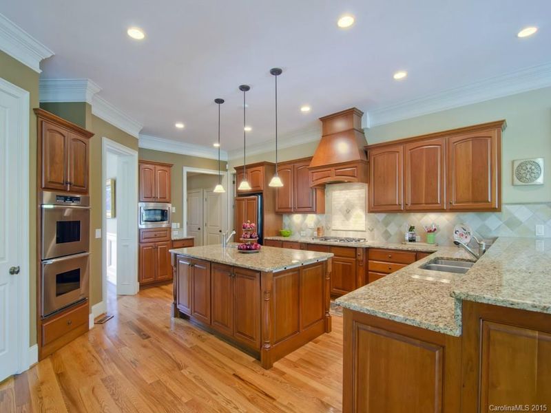 201 Whiterock Dr, Mount Holly, NC 28120