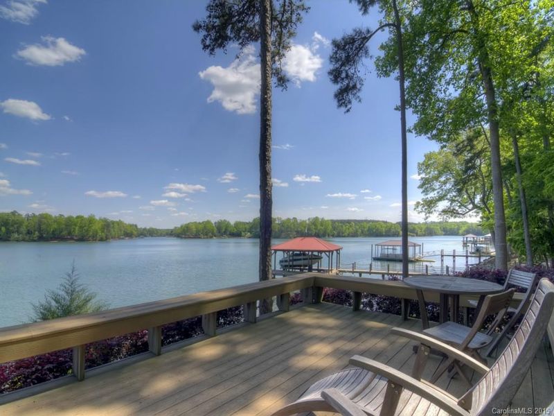 201 Whiterock Dr, Mount Holly, NC 28120