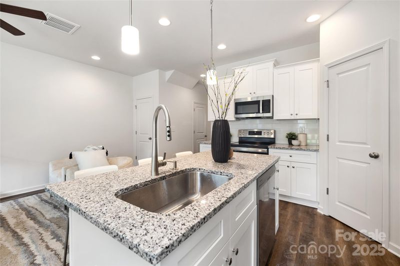 3118 Amay James Ave, Charlotte, NC 28208