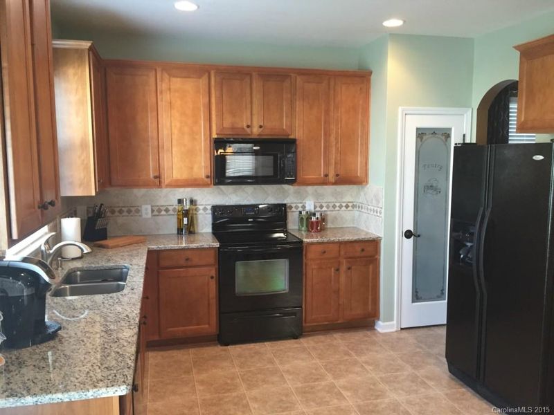 321 Minitree Ln, Charlotte, NC 28214