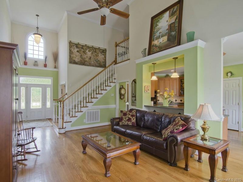 1428 Emerald Lake Dr, Matthews, NC 28104