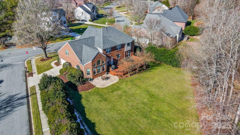 2202 Mt Isle Harbor Dr, Charlotte, NC 28214