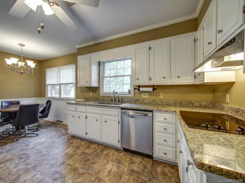 1325 Piccadilly Dr #66, Charlotte, NC 28211