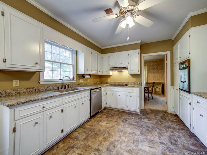 1325 Piccadilly Dr #66, Charlotte, NC 28211