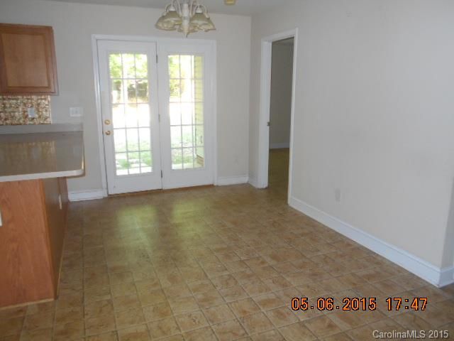 2016 Forget Me Not Ln, Wingate, NC 28174