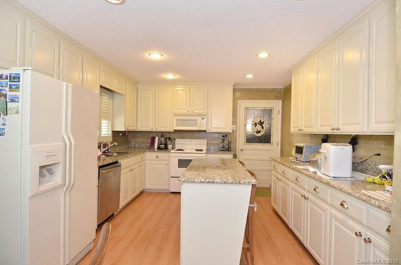 406 Chestnut St, Statesville, NC 28625
