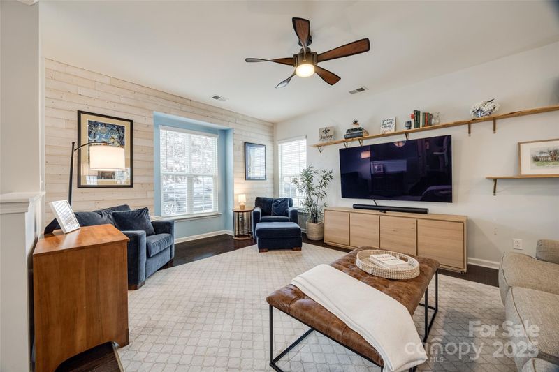6142 Cloverdale Dr, Tega Cay, SC 29708