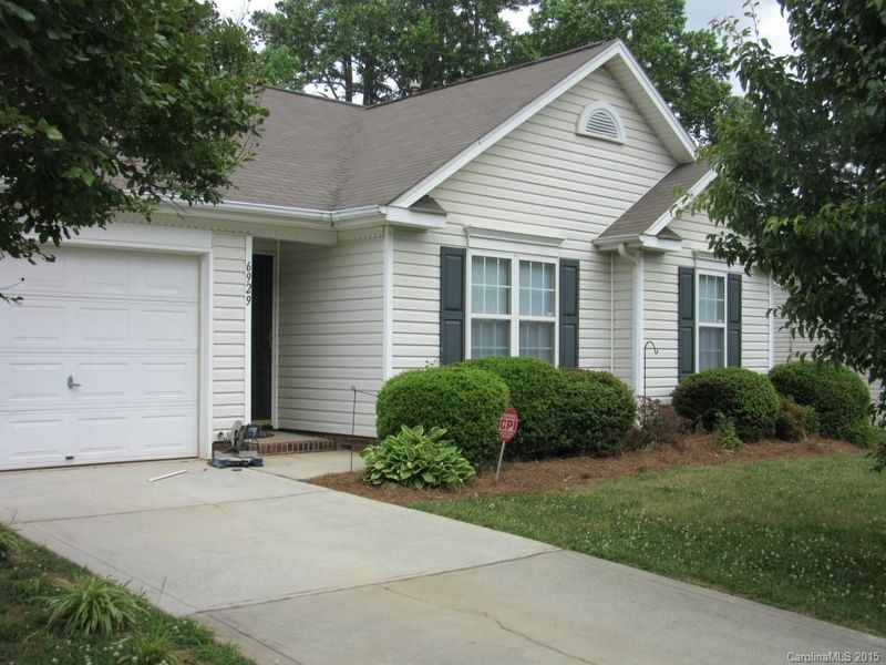 6929 Silver Garden Ln, Charlotte, NC 28216