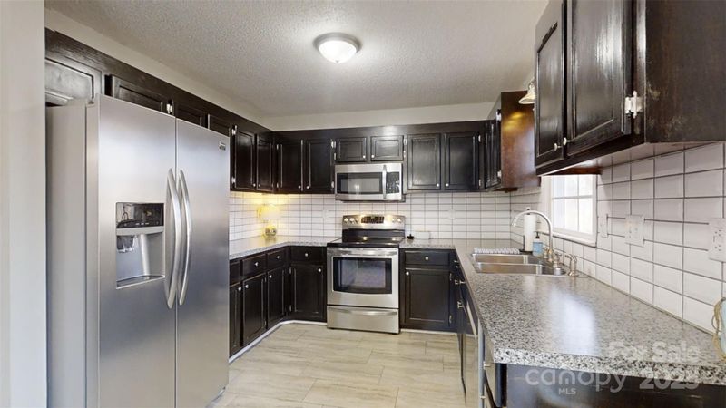 1894 Bost St, Lincolnton, NC 28092