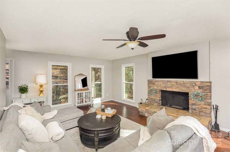 2817 Desmond Pl, Charlotte, NC 28210