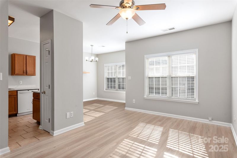 2041 Lennox Square Rd, Charlotte, NC 28210