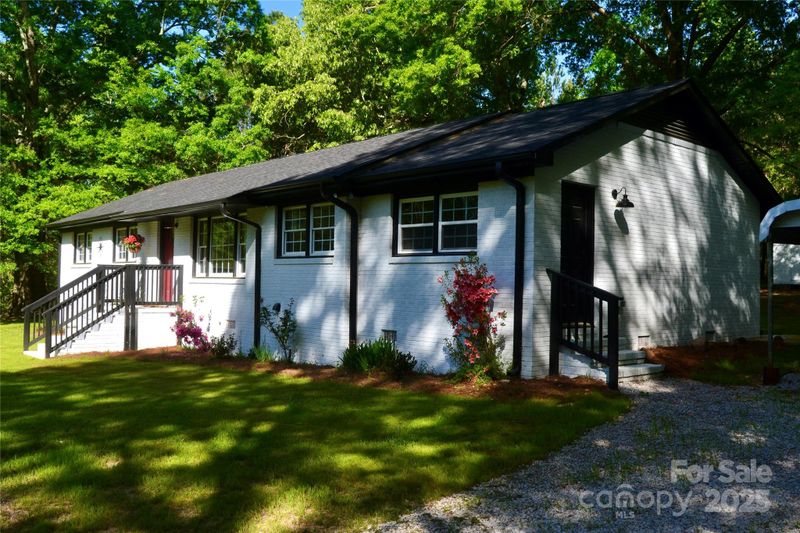 6726 Lockhart Rd, Sharon, SC 29742