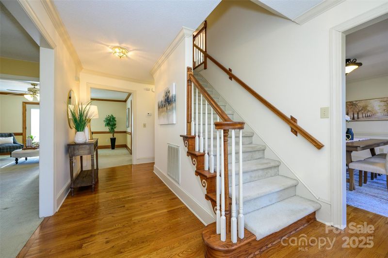 8147 Camelot Dr, Harrisburg, NC 28075