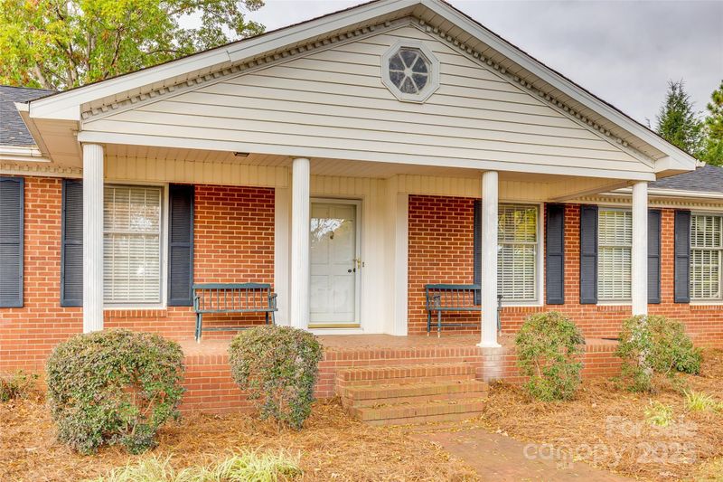 2209 Kings Dr, Gastonia, NC 28056